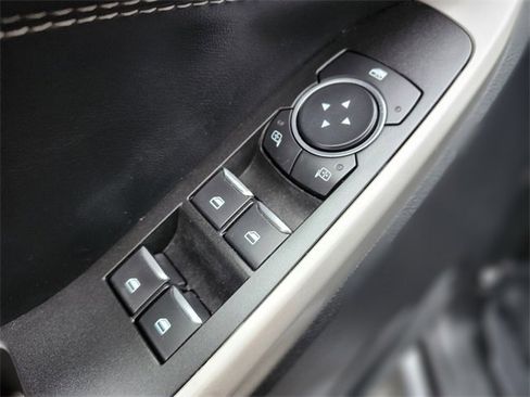 Certified 2022 Ford Explorer XLT w/ Equipment Group 202A image 18