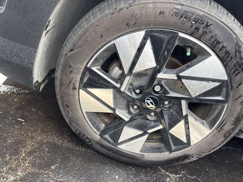 Used 2024 Hyundai Kona SEL w/ Convenience Package image 5