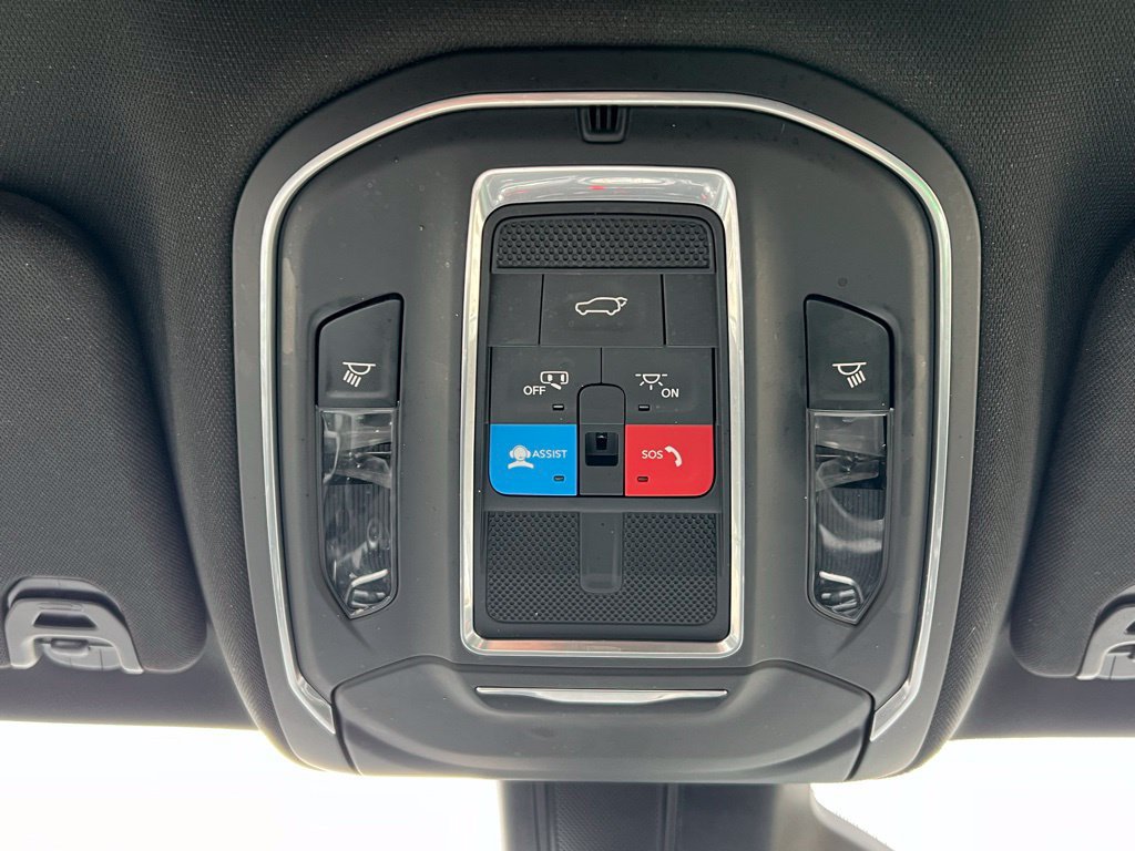 Used 2022 Jeep Wagoneer Series III AWD/4WD image 26