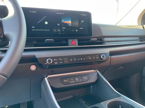 New 2026 Kia Carnival EX FWD image 15