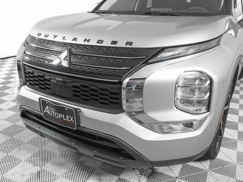 Used 2022 Mitsubishi Outlander ES image 27