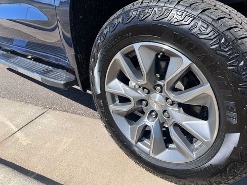 Used 2021 Chevrolet Silverado 1500 LT w/ Z71 Off-Road Package image 7