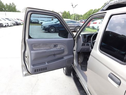 Used 2000 Nissan Frontier XE RWD image 33