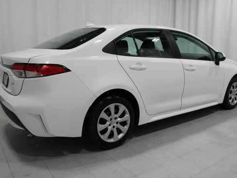 Used 2021 Toyota Corolla LE FWD image 6
