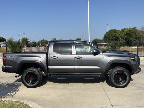 Used 2022 Toyota Tacoma TRD Pro AWD/4WD image 3