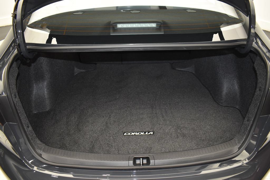 Used 2025 Toyota Corolla SE FWD image 33