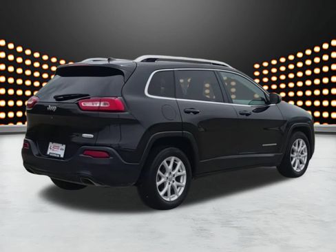 Used 2016 Jeep Cherokee Latitude FWD image 8