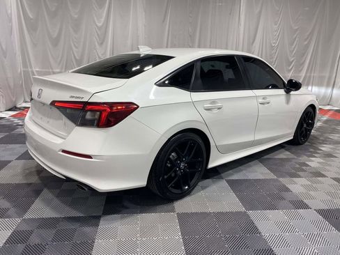 Used 2023 Honda Civic Sport image 4