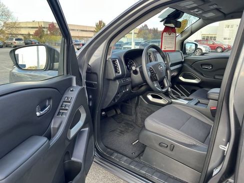 Certified 2023 Nissan Frontier SV w/ Tow Package image 11