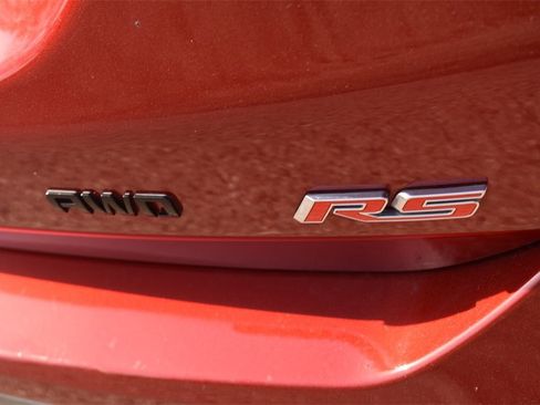 Used 2022 Chevrolet Equinox RS w/ Infotainment Package image 18
