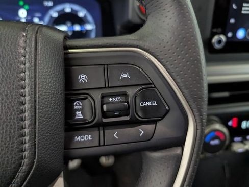 Used 2025 Toyota 4Runner TRD Sport AWD/4WD image 17