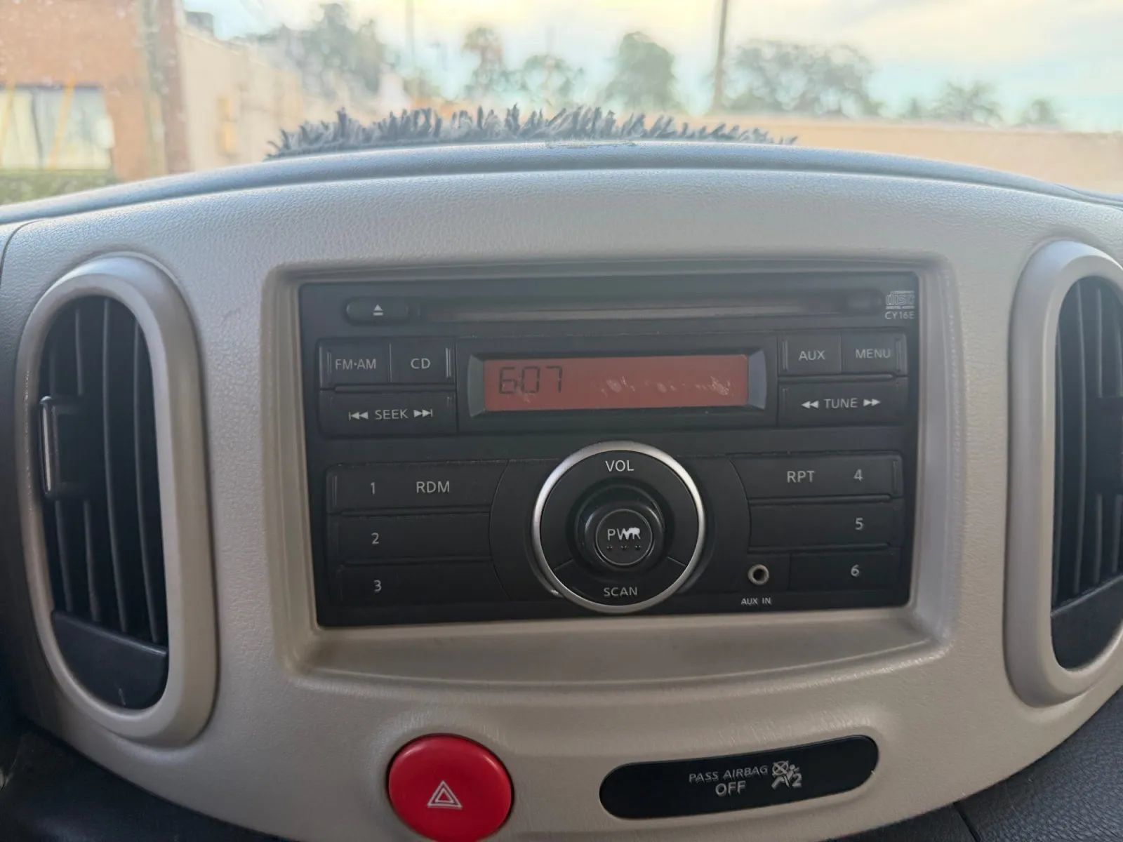 Used 2009 Nissan Cube 1.8 S w/ Interior Designer Pkg FWD image 24