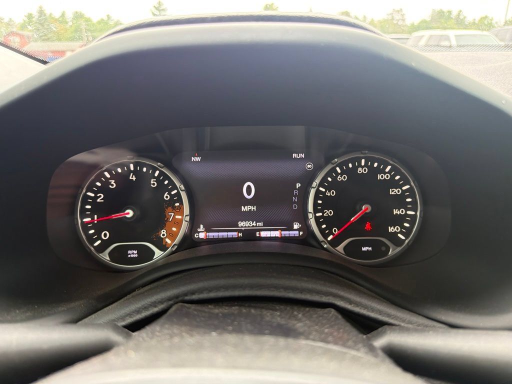 Used 2017 Jeep Renegade Trailhawk AWD/4WD image 21