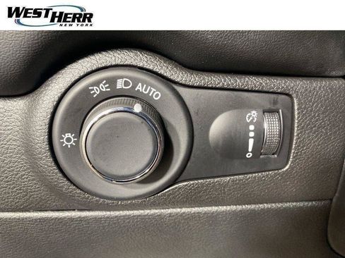 Used 2025 Dodge Durango R/T AWD/4WD image 42