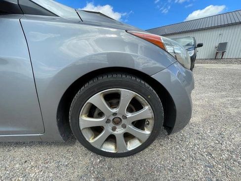 Used 2011 Hyundai Elantra Limited FWD image 18