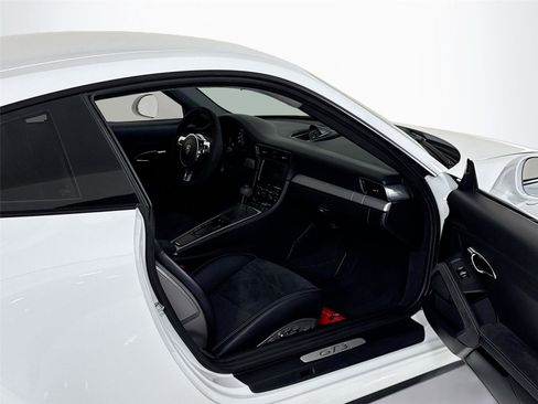 Used 2015 Porsche 911 GT3 image 27