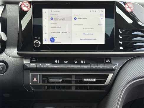 Used 2025 Toyota Camry SE image 17