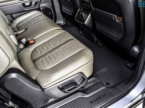 Used 2024 Rivian R1S Adventure image 22