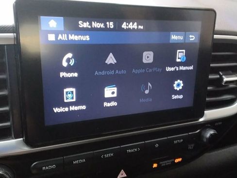 Used 2020 Hyundai Venue SEL image 17