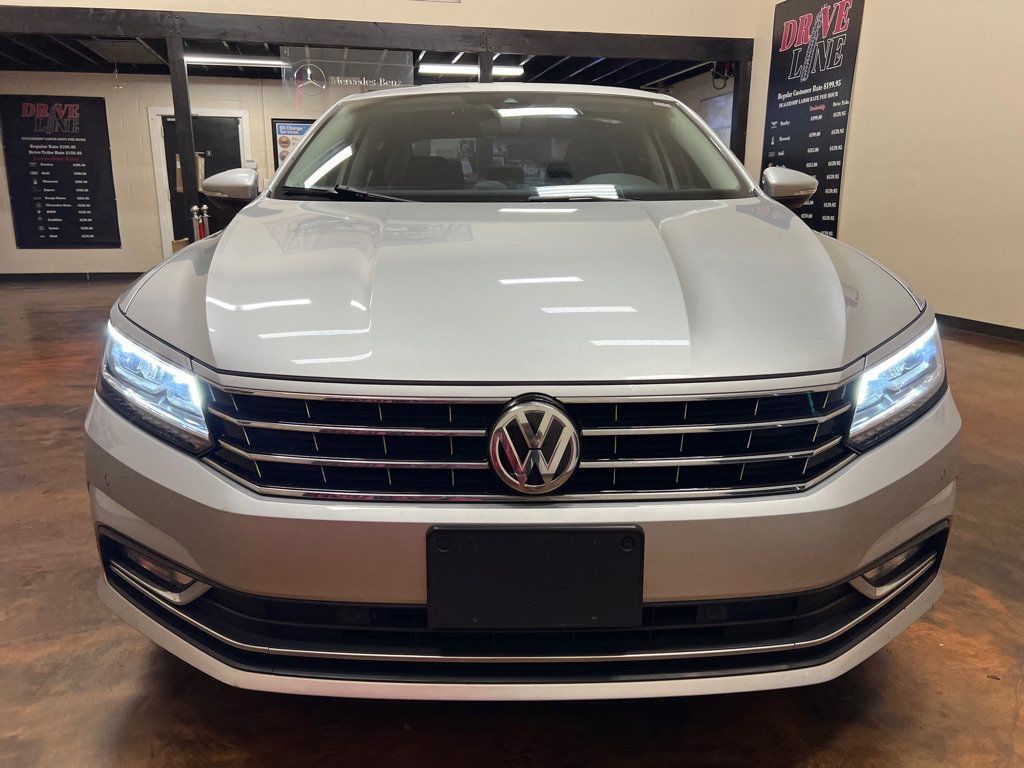 Used 2017 Volkswagen Passat 3.6 SEL Premium FWD image 4