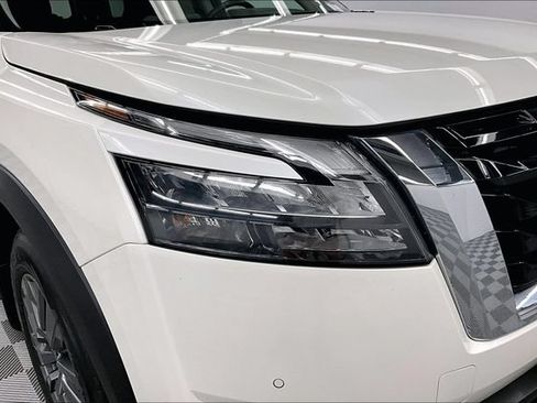 Used 2024 Nissan Pathfinder SV AWD/4WD image 36