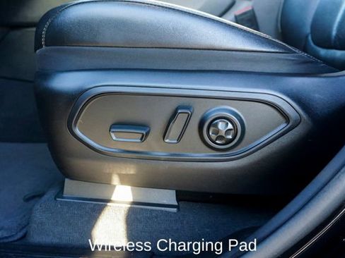 Used 2023 Jeep Grand Cherokee Limited w/ Luxury Tech Group II image 16