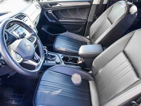 Used 2024 Volkswagen Tiguan SE image 17