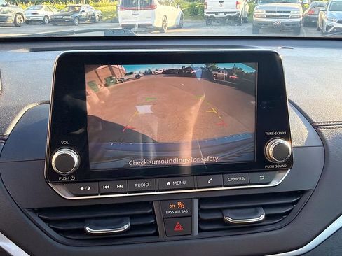 Used 2022 Nissan Altima 2.5 SR FWD image 27