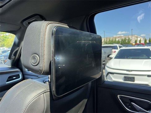 Certified 2024 Chevrolet Suburban High Country w/ Advanced Technology Package image 12