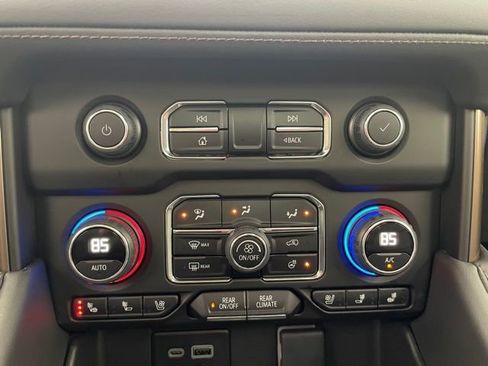 Used 2024 Chevrolet Tahoe High Country w/ Advanced Technology Package image 8