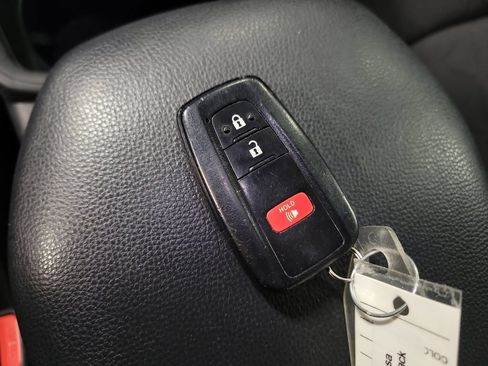 Used 2023 Toyota RAV4 XLE FWD image 16