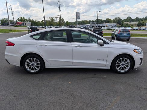 Used 2019 Ford Fusion SE FWD image 7