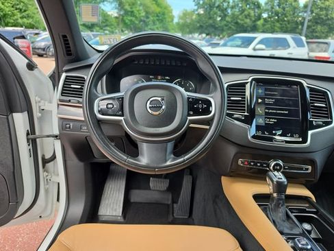 Used 2018 Volvo XC90 T6 Momentum w/ Convenience Package AWD/4WD image 13