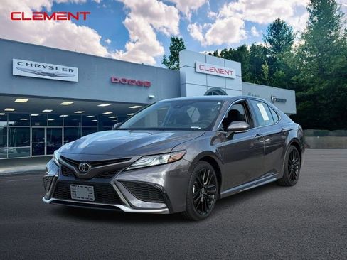 Used 2022 Toyota Camry XSE image 1