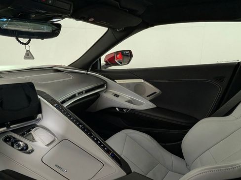 Used 2022 Chevrolet Corvette Stingray Preferred Cpe w/ Z51 Performance Package RWD image 20