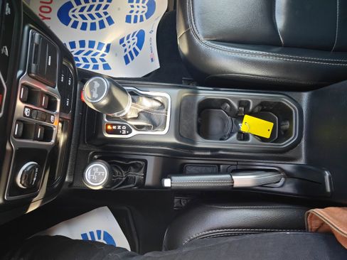 Used 2021 Jeep Wrangler Unlimited Sahara image 24