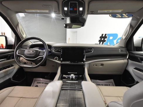 Used 2022 Jeep Wagoneer Series II image 19