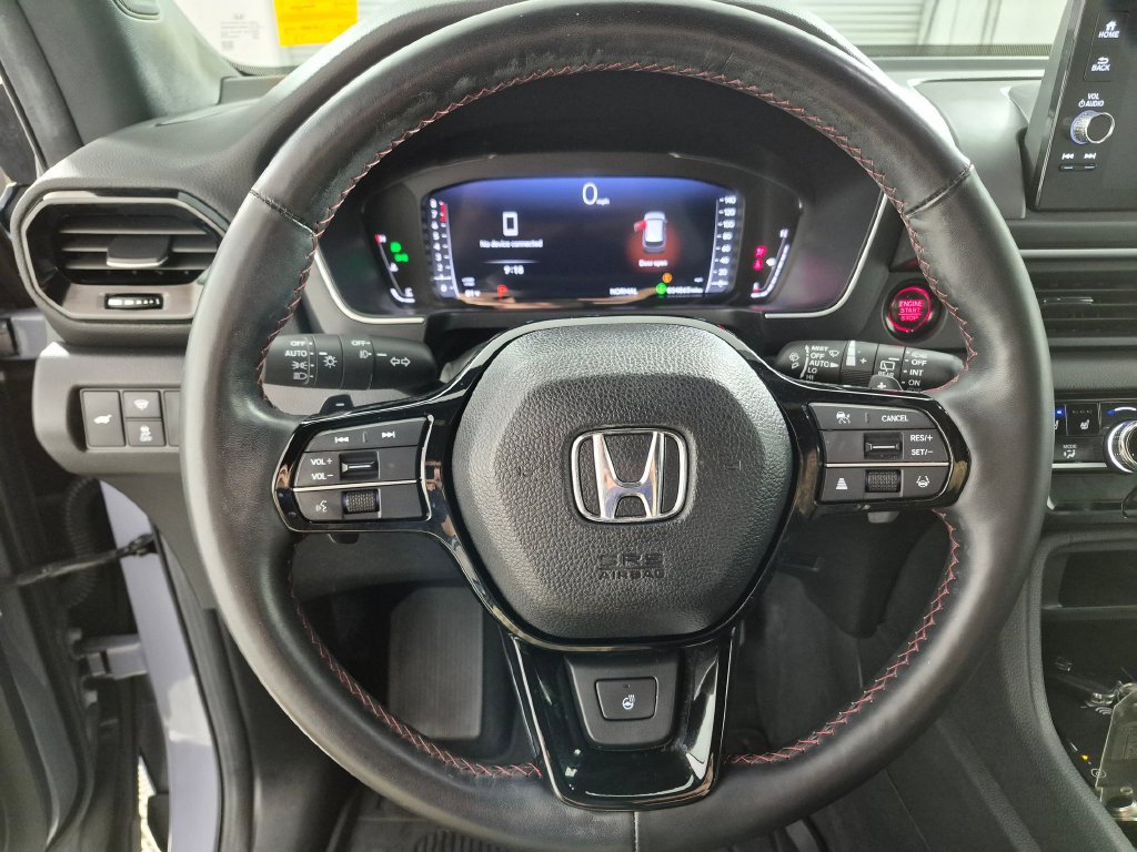 Used 2025 Honda Pilot Black Edition image 13