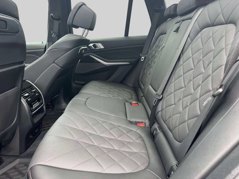 Used 2024 BMW X5 xDrive40i w/ M Sport Package AWD/4WD image 10
