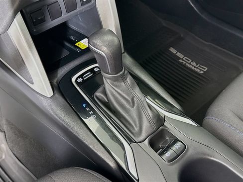 Used 2023 Toyota Corolla Cross AWD Hybrid w/ Moonroof Package image 19