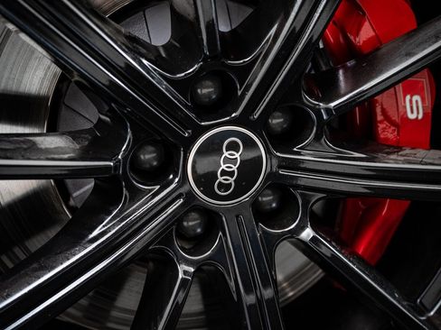 Certified 2022 Audi S8 image 8