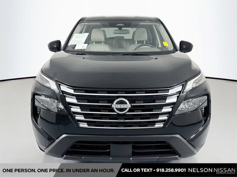Certified 2025 Nissan Rogue SV AWD/4WD image 2