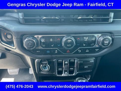 Used 2024 Jeep Wrangler Unlimited Sahara w/ Safety Group AWD/4WD image 55