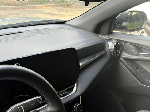 Used 2025 Chevrolet Equinox LT FWD image 35
