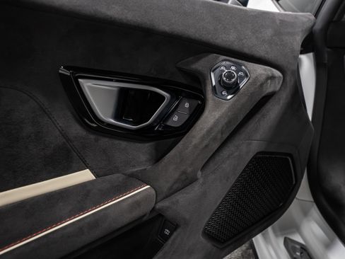 Used 2024 Lamborghini Huracan Tecnica RWD image 32