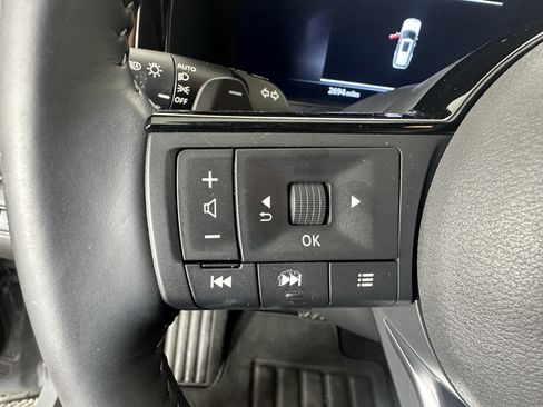 Used 2025 Nissan Pathfinder Platinum w/ Cargo Package FWD image 15