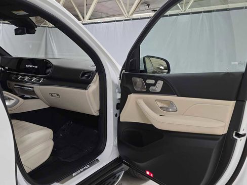 New 2025 Mercedes-Benz GLS 63 AMG 4MATIC image 10