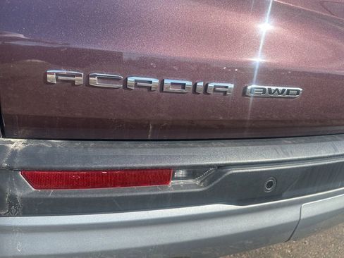 Used 2025 GMC Acadia Elevation image 13