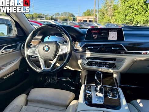 Used 2018 BMW 740i xDrive AWD/4WD image 14