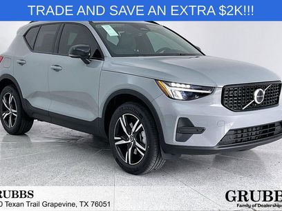 New 2026 Volvo XC40 B5 Core w/ Climate Package